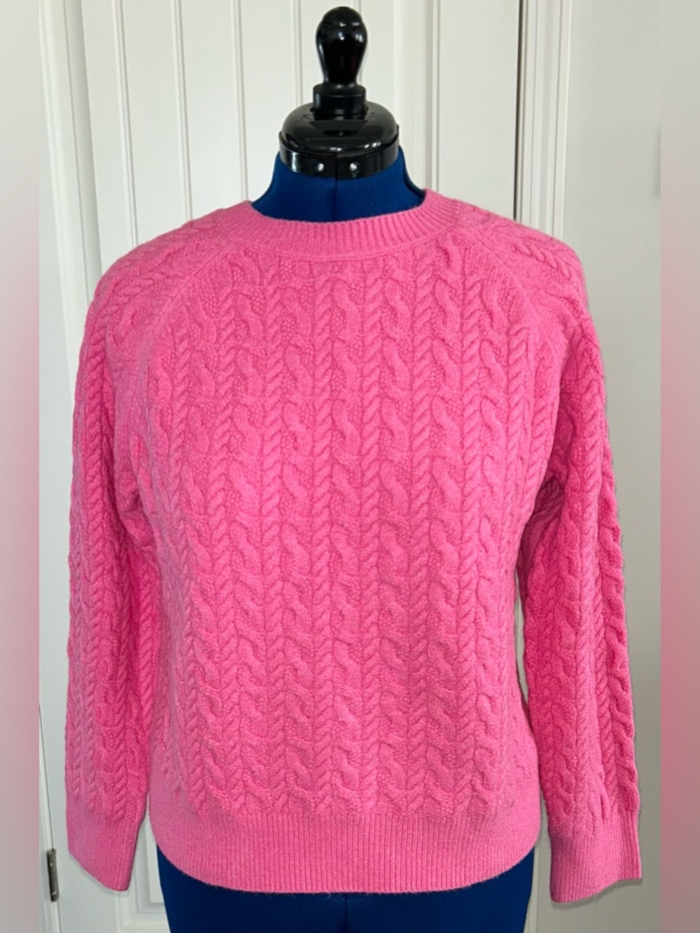 On 34th Classic Cable Knit Crewneck Sweater - Pink